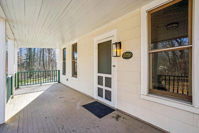 Building Photo - Exceptionally Unique & Private 5BR/3BA Farmhouse in Silver Spring.