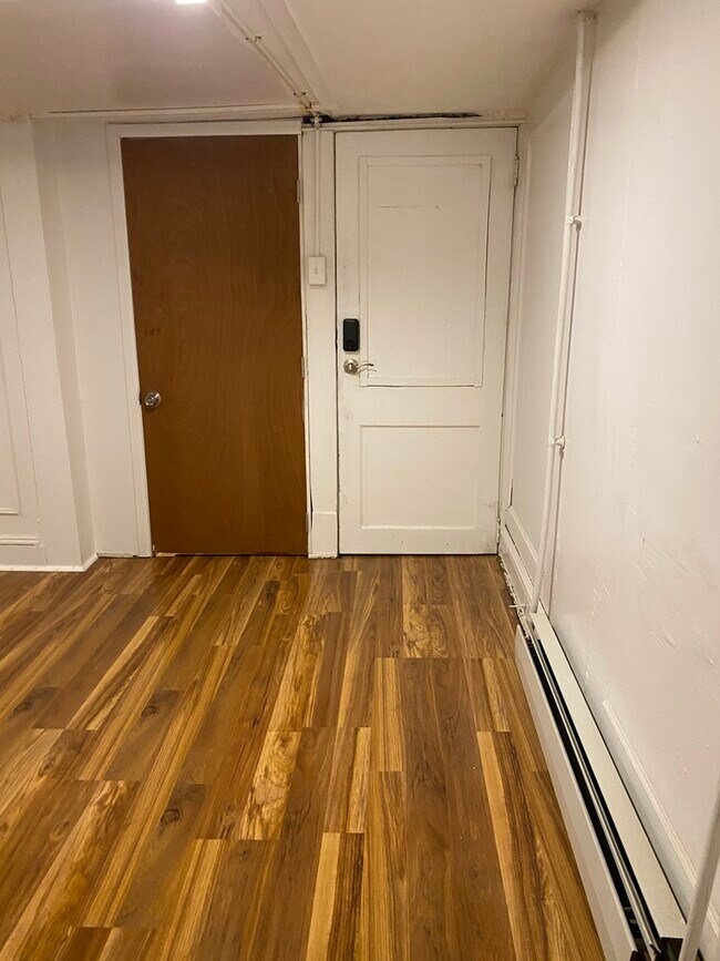 Building Photo - 55 Ten Broeck St