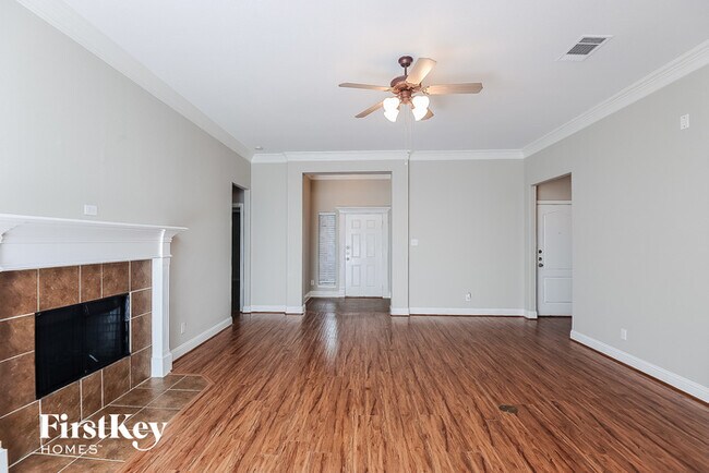Foto del edificio - 300 Hudson Ln