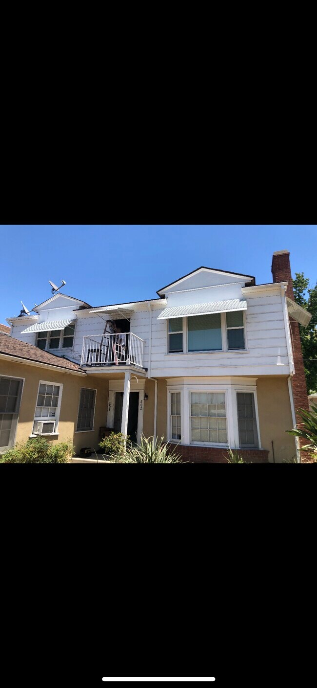 Building Photo - 800 N Verdugo Rd