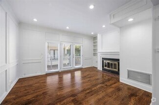 Building Photo - 5105 Vandelia St
