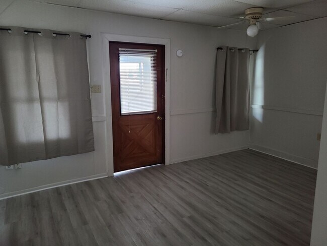 Building Photo - 2 story apartment