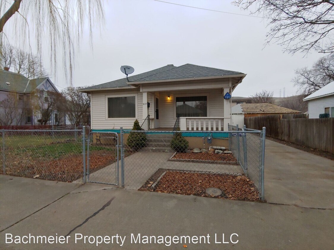 Primary Photo - 4 br, 1 bath House - 925 SE Byers Ave