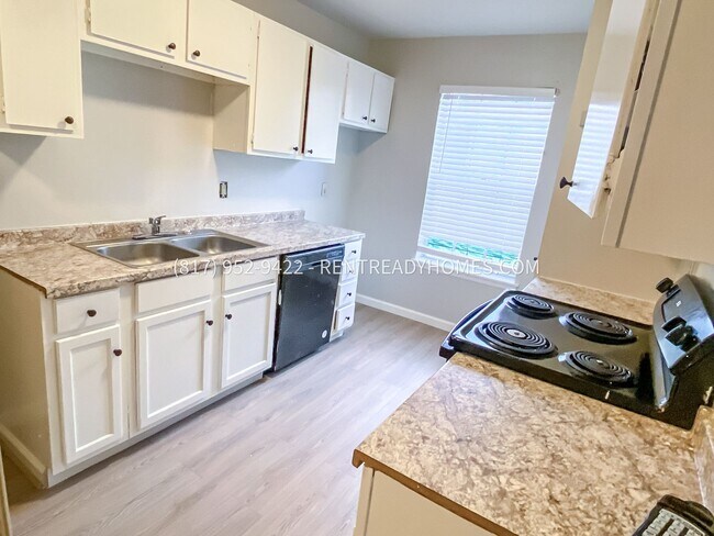 Foto del edificio - 321 Frontier Dr