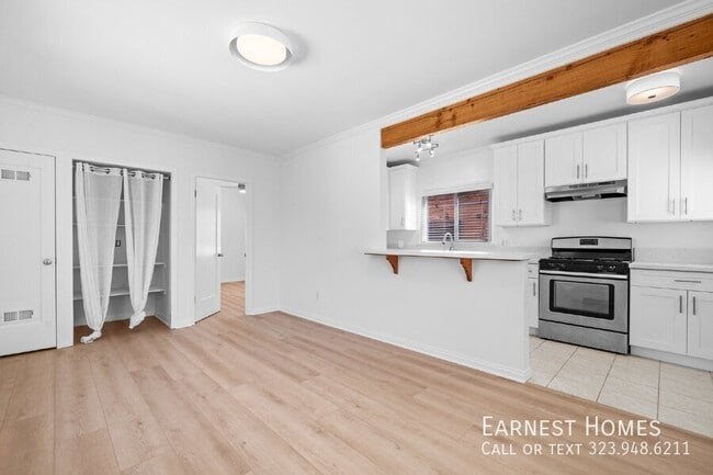 Building Photo - 38 20th Ave