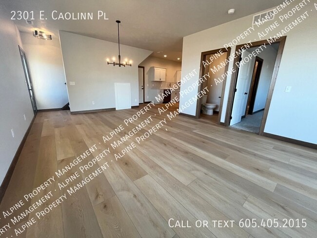 Building Photo - 2301 Caolinn Pl