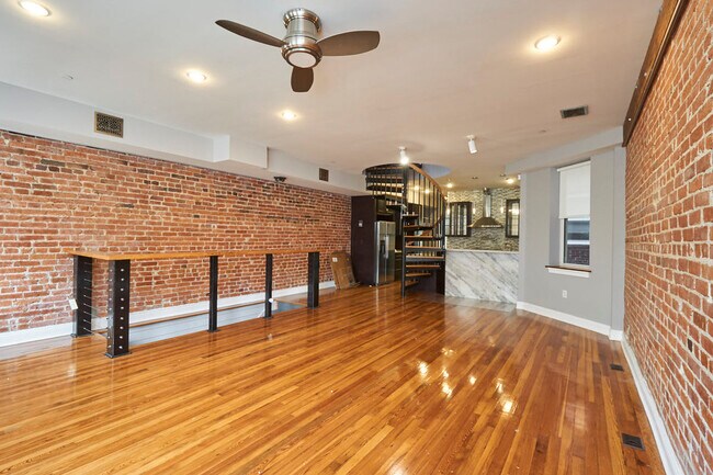 Foto del edificio - 3603 13th St NW