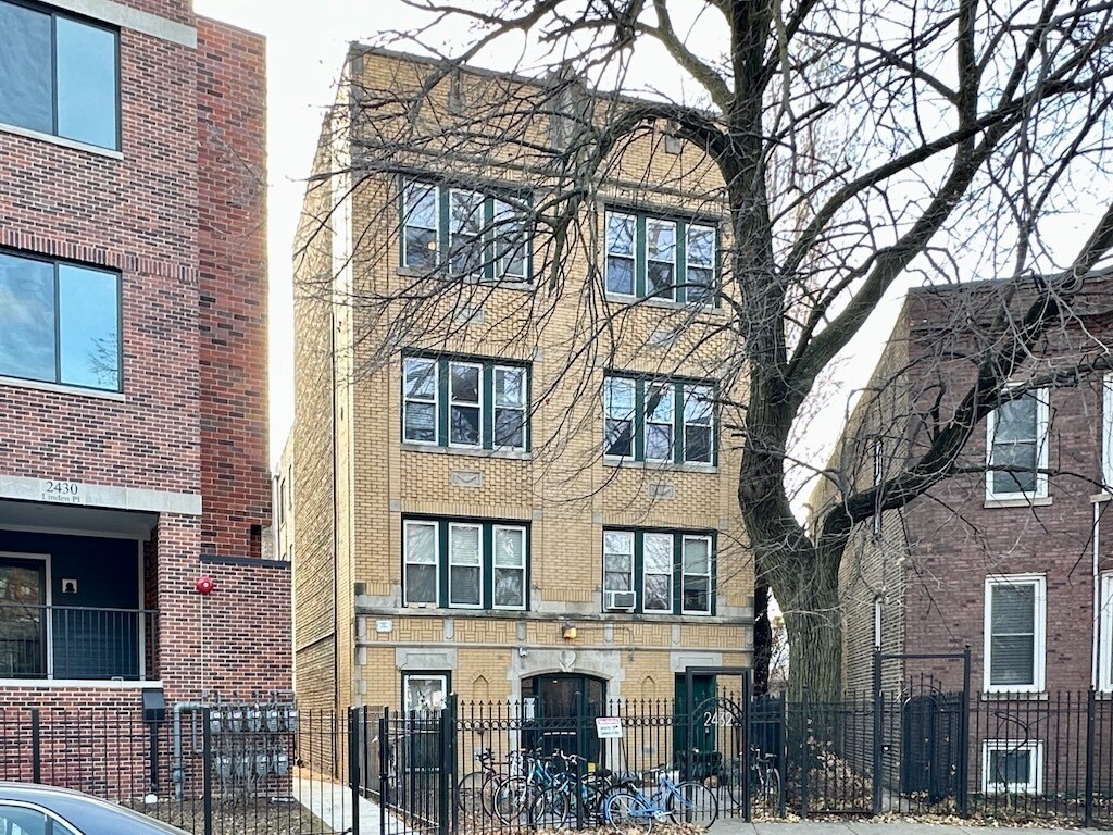 Primary Photo - 2432 N Linden Pl