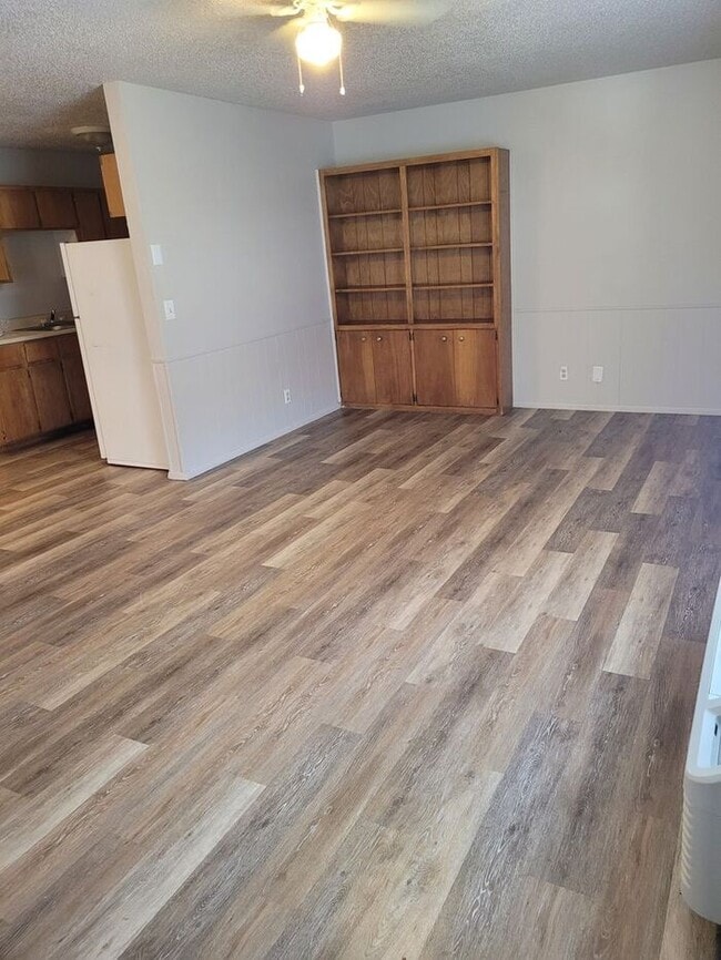 Foto del edificio - $400 Move in special December 2024