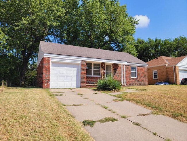 Building Photo - 4620 Vesta Dr