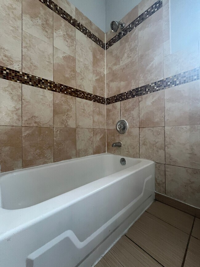 Foto del edificio - 90 E 25th St