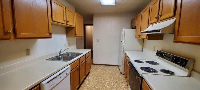 Walk-thru kitchen - 510 7th Ave S