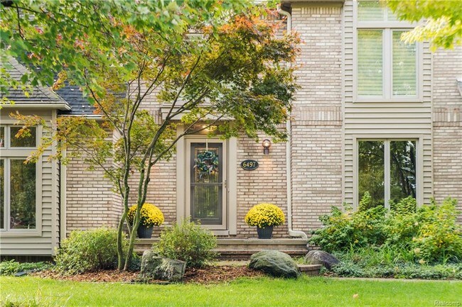 Building Photo - 6497 Basswood Dr