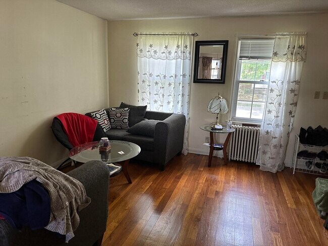 Building Photo - 5 Colony Rd