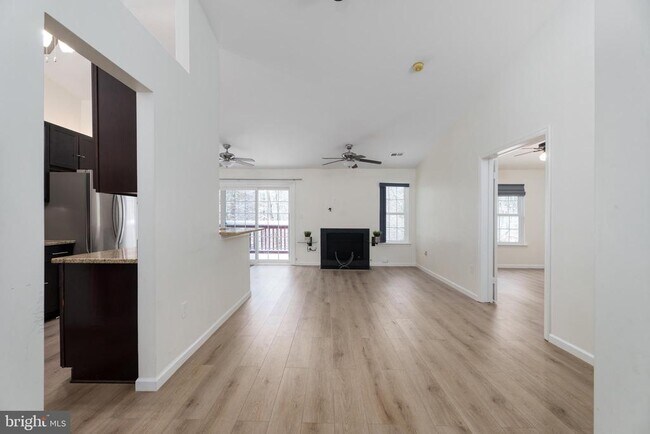 Foto del edificio - 7123 Elm Ct