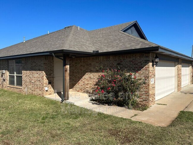 Building Photo - 413 Washington Ave E