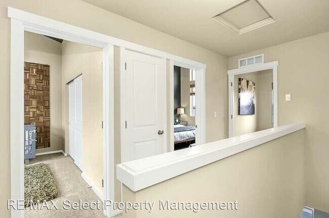 Building Photo - 2 br, 2.5 bath House - 302 Chelan Ave NE