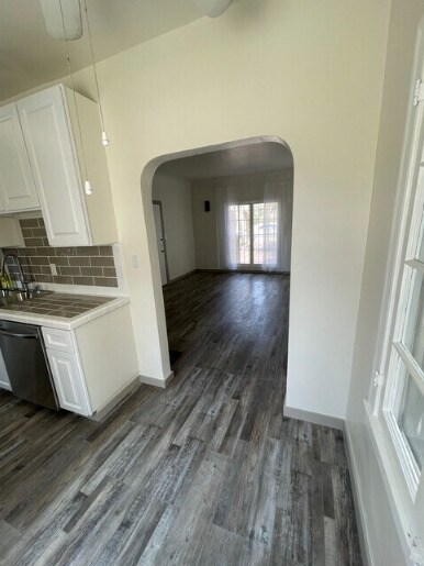Foto del edificio - 8714 W Olympic Blvd