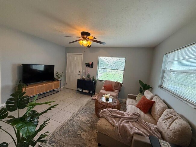 Foto del edificio - 10812 Hannaway Dr