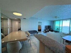 Building Photo - 800 Claughton Island Dr