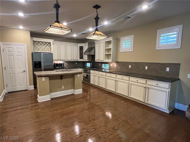 Foto del edificio - 8371 Legacy Arbor St