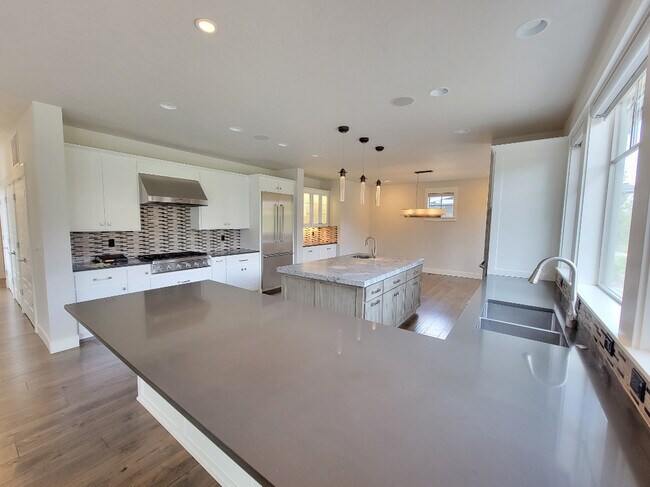 Building Photo - 19301 Alianna Loop