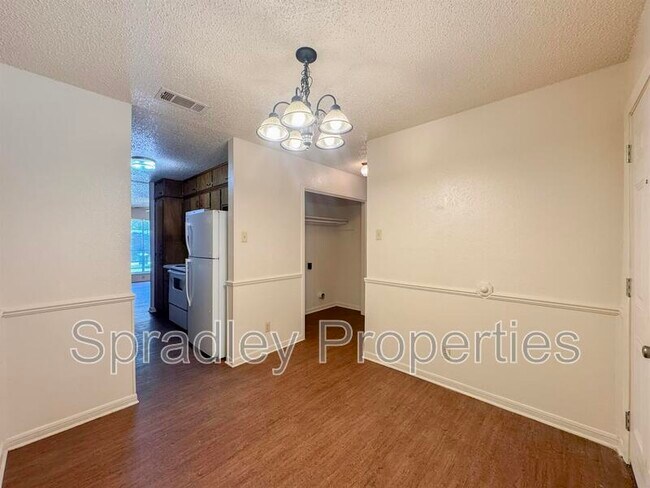 Building Photo - 2908 Durango Dr