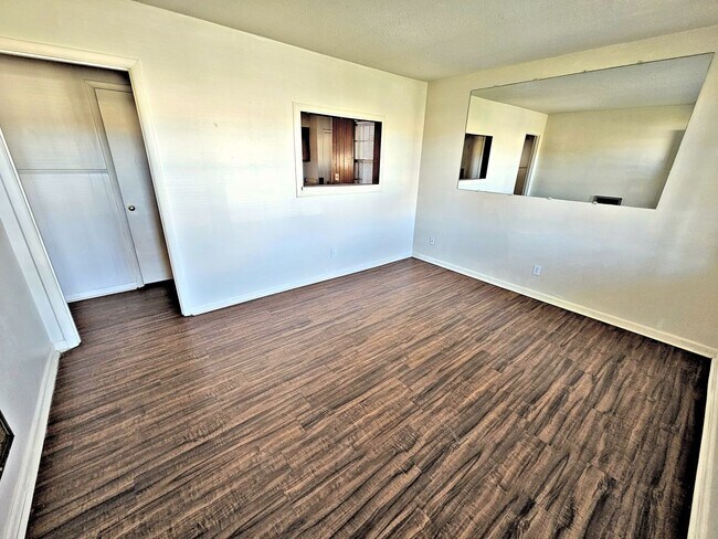 Building Photo - HOUSE FOR RENT - DECATUR