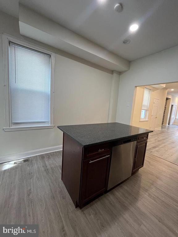 Foto del edificio - 2430 Carpenter St