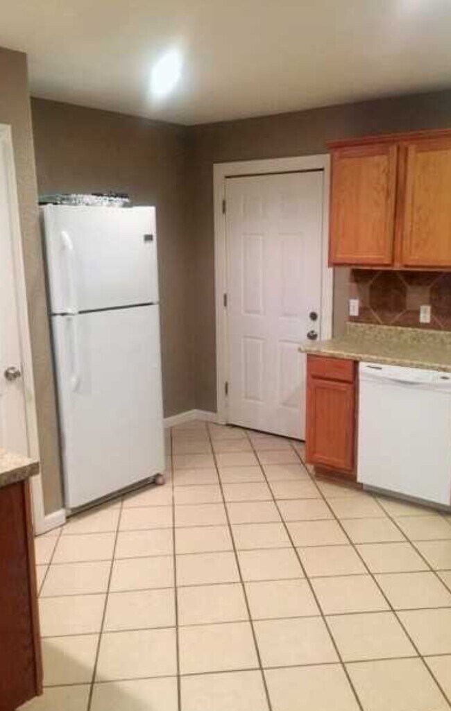Building Photo - 2610 Bardot Ln