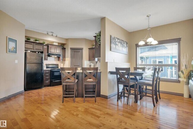 Photo du bâtiment - 102 W Haven Dr