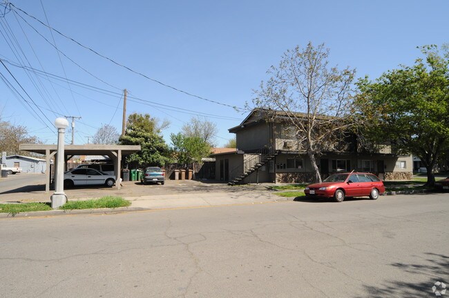 Building Photo - 301 Hilborn St