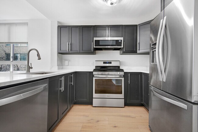 Foto del edificio - 350 G St SW