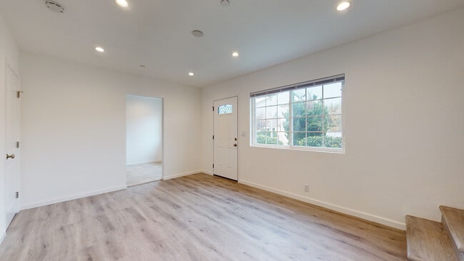 Building Photo - 1006 Tilton Ave