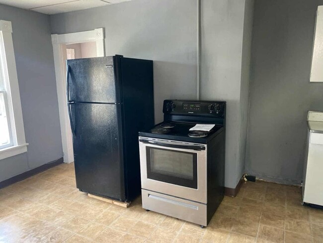 Building Photo - Rutland Apartments