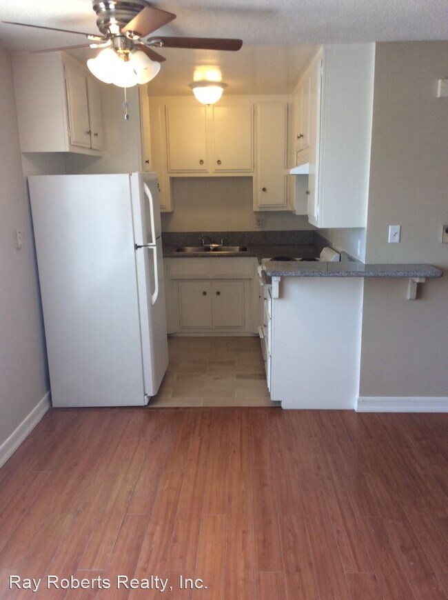 Building Photo - 315 Gladys Ave