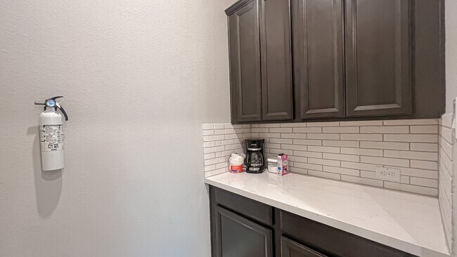 Foto del edificio - 2114 Partridgeberry Ln