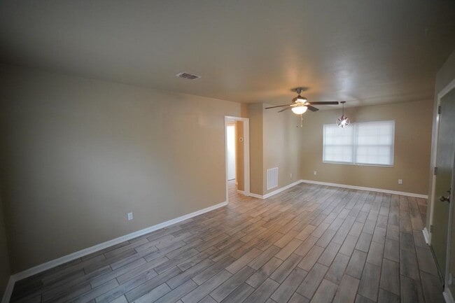 Foto del edificio - 926 Apache St