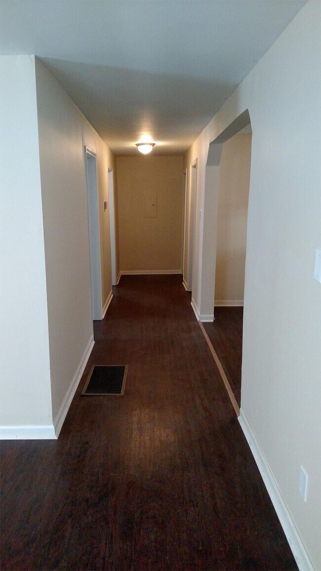 Building Photo - 203 Fairy Ave
