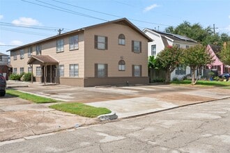Building Photo - 2620 Rosewood St