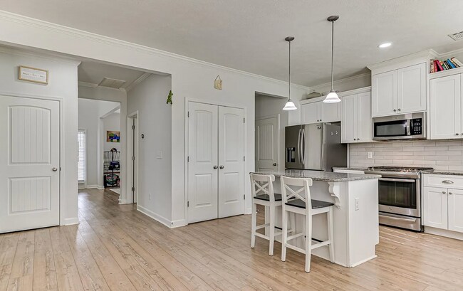 Foto del edificio - Summerton Village 2 Story Home