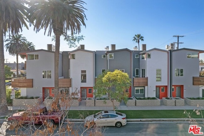 Foto del edificio - 7150 W Willoughby Ave