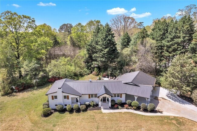 Building Photo - 405 Playground Rd