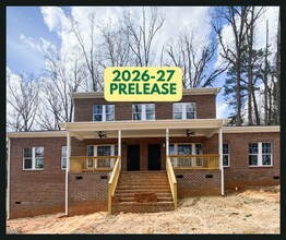 Building Photo - 814 Old Pittsboro Rd