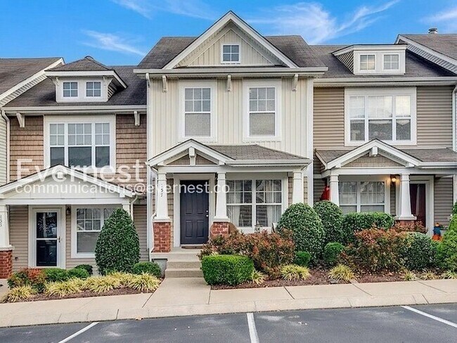 Foto del edificio - Special Offer: Sign an 8-10 month lease term and take advantage of a $500 move-in discount!/2-Bed...