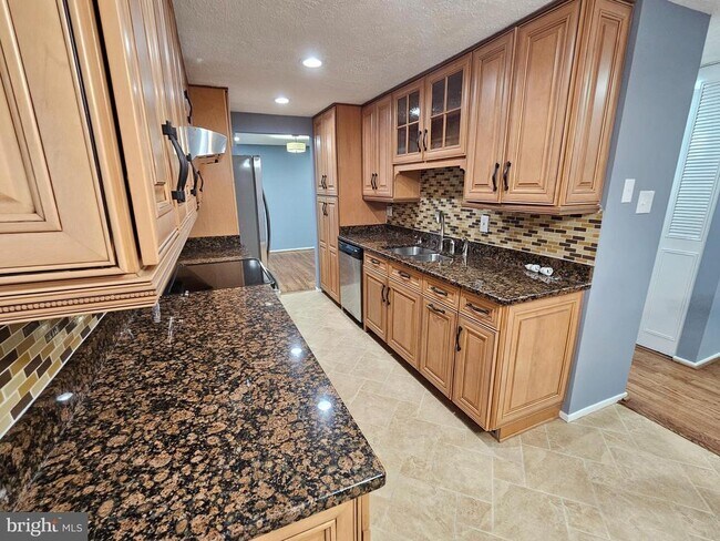 Foto del edificio - 8619 Hayshed Ln
