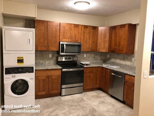 Foto principal - 6 Bickford Ave