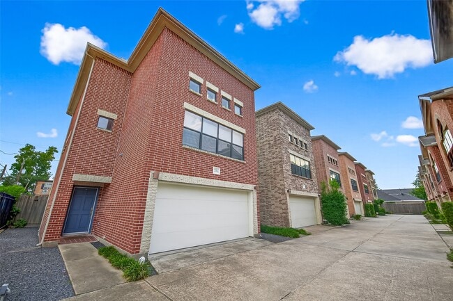 Foto del edificio - 2705 Rutland St