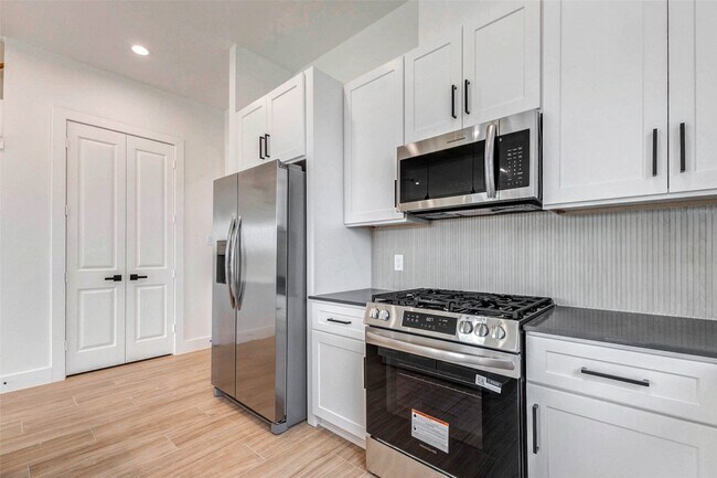 Foto del edificio - 112 Luetta St