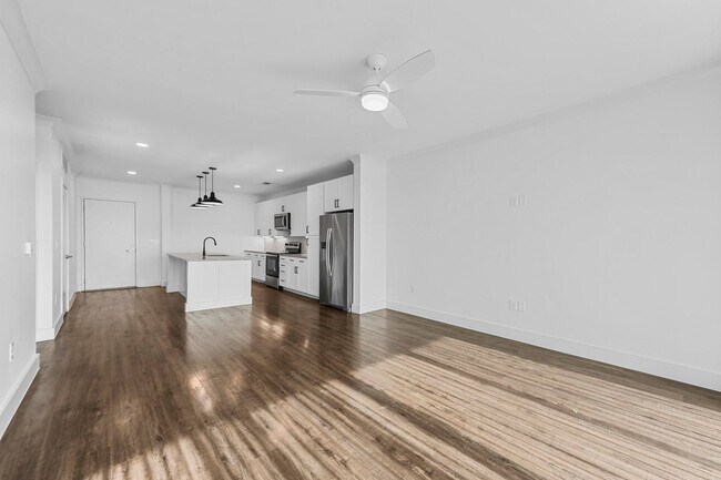 Building Photo - Modern 1/1 Condo in The Colony